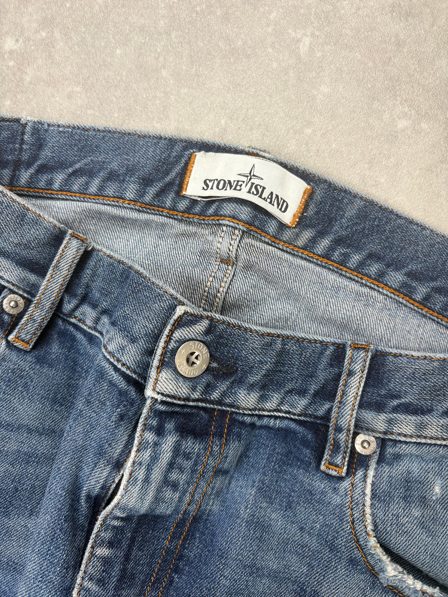 Stone Island Jeans mit Patch (W36)