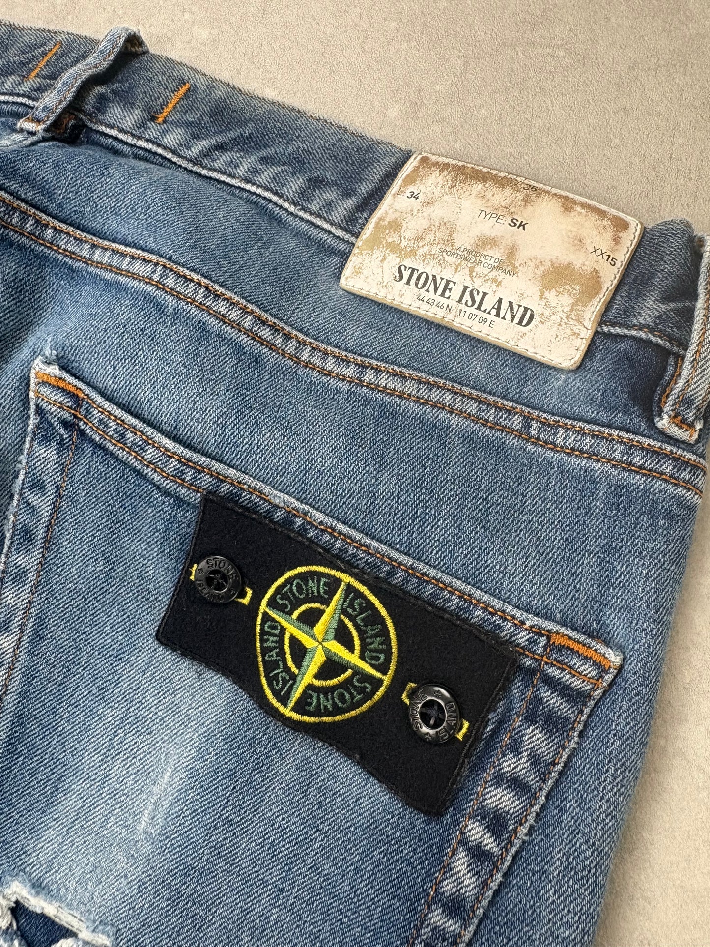 Stone Island Jeans mit Patch (W36)