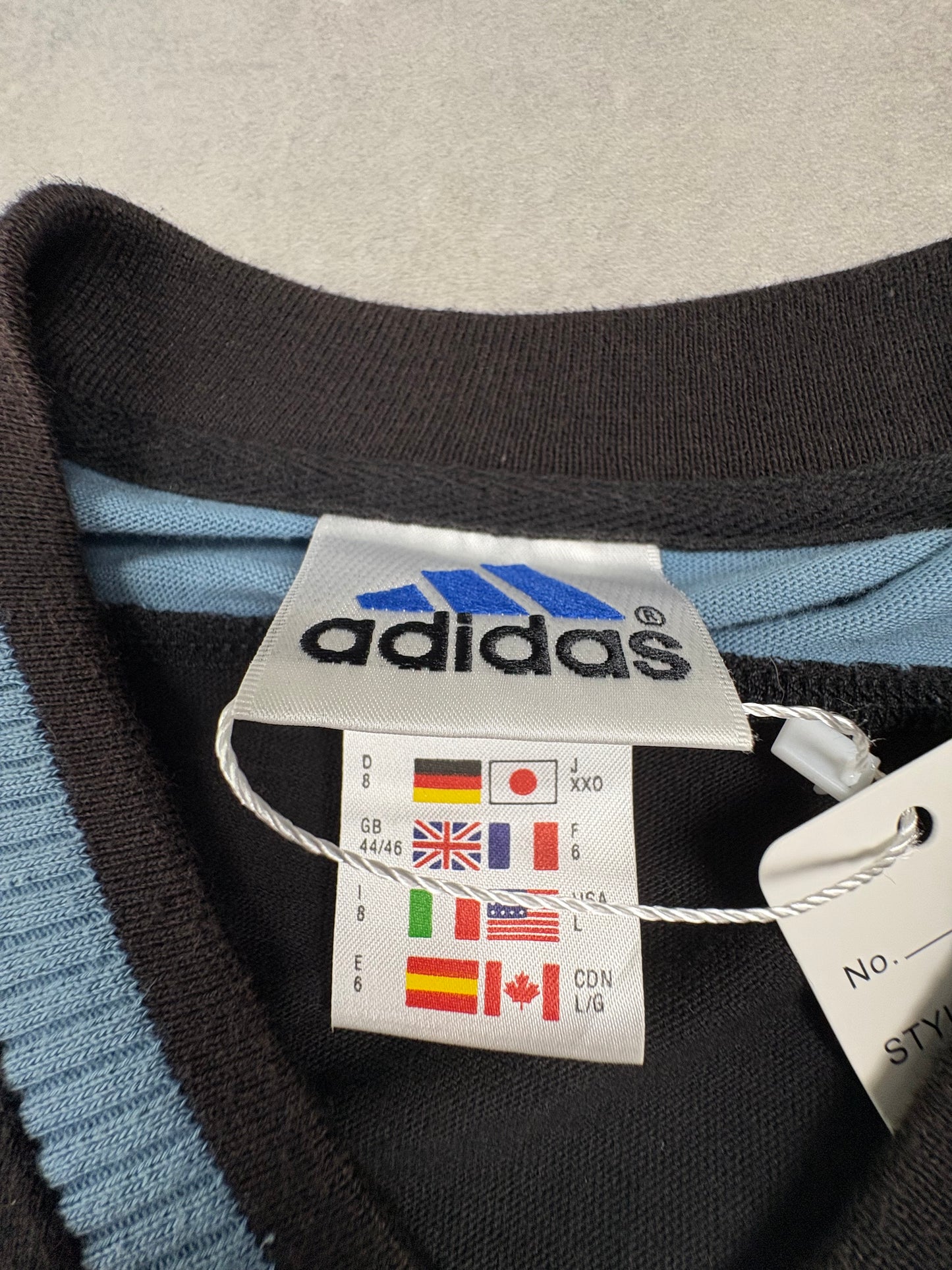 Adidas Retro T-Shirt (L)