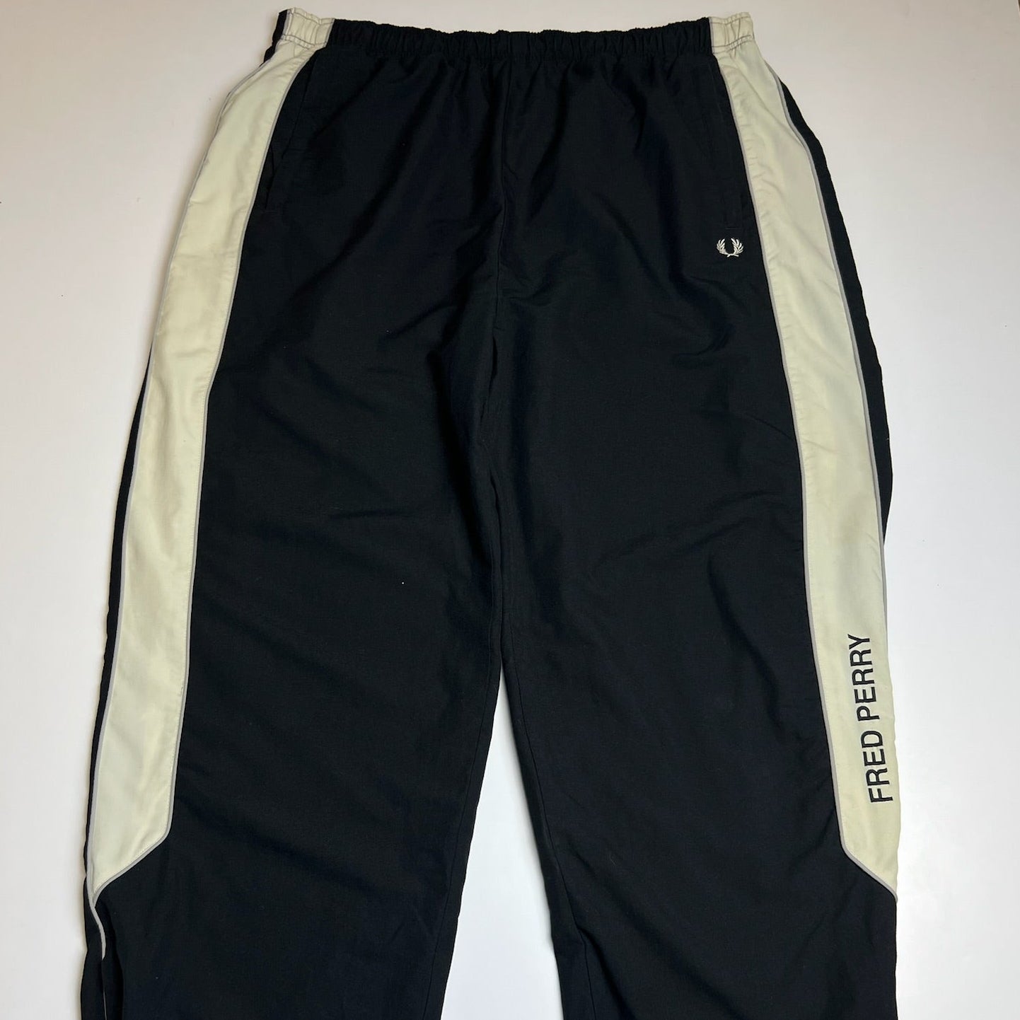 Fred Perry Trackpants (XL)