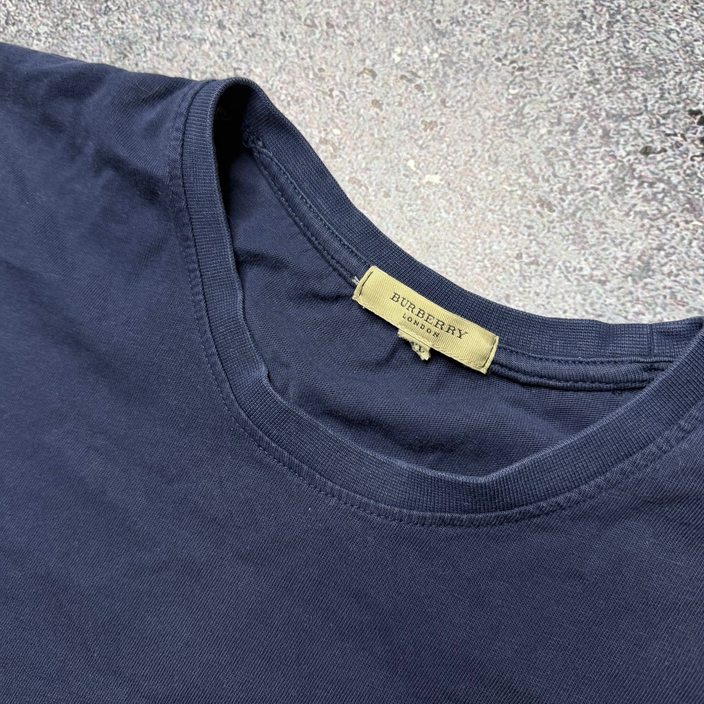 Burberry T-Shirt (XL)