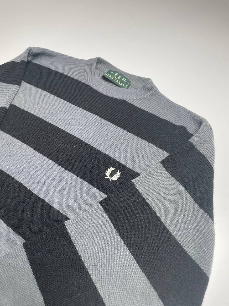 Fred Perry Pullover (XL)